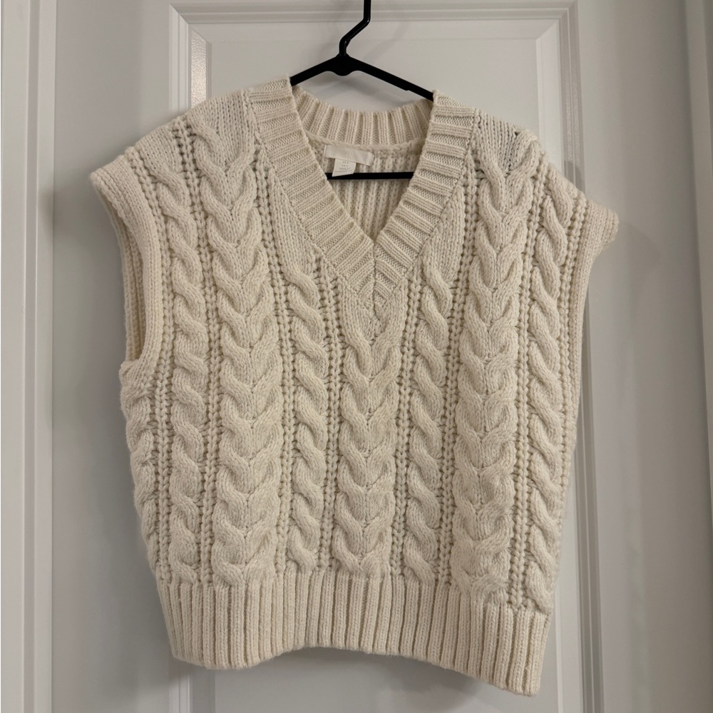 H&M V-Neck Sweater Vest in Cream
